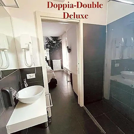 Deluxe Double Con Bagno Interno Privato * Verona